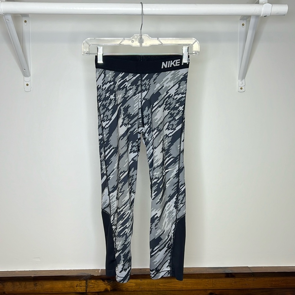 Nike Pro‎ Black & Gray Leggings- XS